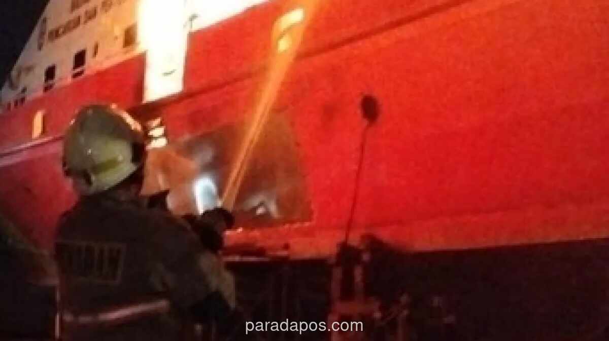 Kapal Basarnas Mentawai Terbakar Saat Perawatan di Muara Baru, 14 Mobil Damkar Dikerahkan