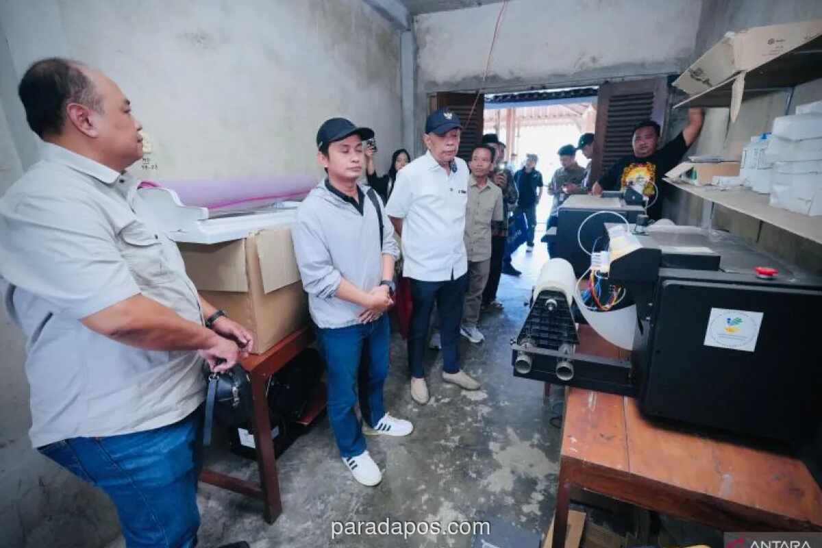 Kemensos dan Bank Mandiri Salurkan Bantuan Sablon serta Pelatihan Digital ke UMKM Desa Wisata Borobudur