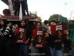 Mahasiswa Muhammadiyah-Aisyiyah Ricuh di Depan Kejagung, Tuntut Pengadilan Mantan Jampidsus Febrie Adriansyah