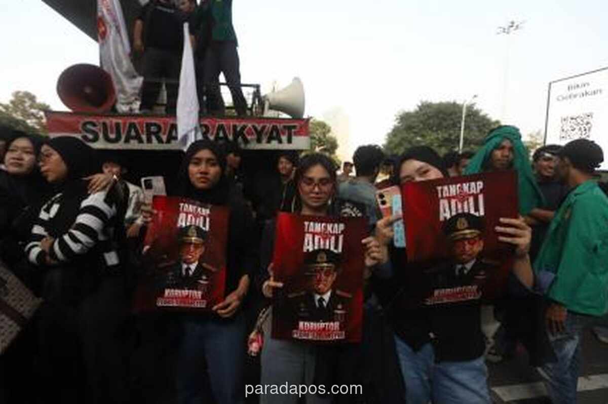 Mahasiswa Muhammadiyah-Aisyiyah Ricuh di Depan Kejagung, Tuntut Pengadilan Mantan Jampidsus Febrie Adriansyah