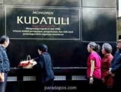 Megawati Pimpin Tabur Bunga Peringati 30 Tahun Tragedi Kudatuli di Markas PDIP