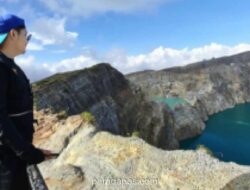 Badan Geologi Imbau Wisatawan Tak Mendekati Kawah Gunung Kelimutu Meski Suhu Air Menurun