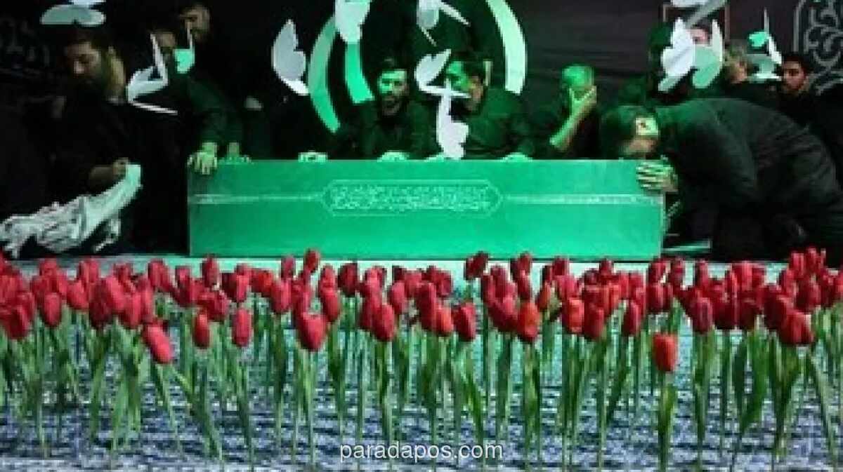 Jenazah Ayatollah Ali Khamenei untuk Pertama Kalinya Diperlihatkan ke Publik di Teheran