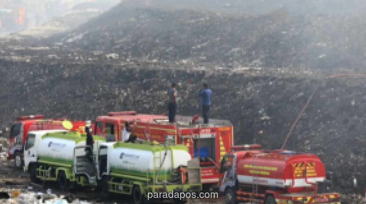 BNPB Perpanjang Jam Operasi Pemadaman Kebakaran TPA Jatiwaringin, Baru 45 Persen Area Teratasi