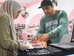 CCTV Ungkap Modus Pengalihan Perhatian, Tiga WNA Diduga Curi Uang dan Barang di Toko Pasaman