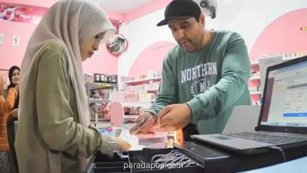CCTV Ungkap Modus Pengalihan Perhatian, Tiga WNA Diduga Curi Uang dan Barang di Toko Pasaman