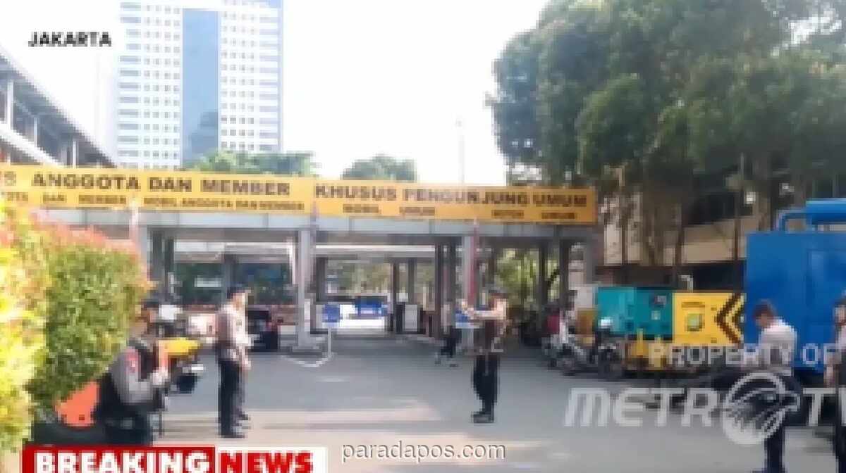 Polda Metro Jaya Dijaga Ketat Brimob Usai Penggeledahan 12 Lokasi Terkait Tiga Kasus Korupsi Besar