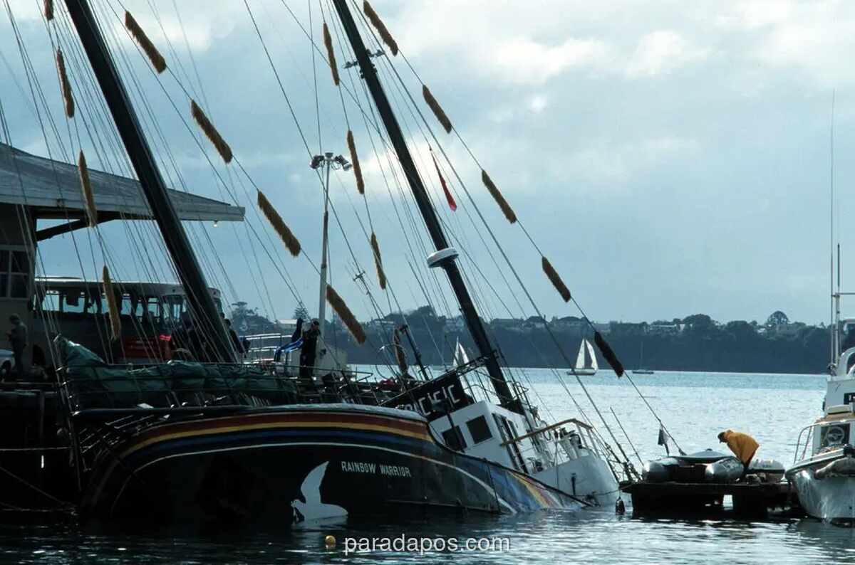 10 Juli 1985: Kapal Andalan Greenpeace Rainbow Warrior Dibom Agen Intelijen Prancis di Selandia Baru
