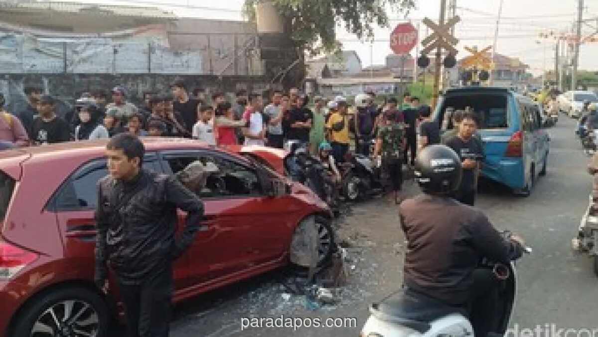 Kecelakaan Beruntun di Perlintasan Kereta Kebon Pedes Bogor Libatkan Enam Kendaraan, Satu Luka Ringan