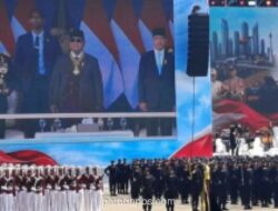 Presiden Prabowo Terima Medali Kehormatan Loka Praja Samrakshana dari Kapolri di Hari Bhayangkara ke-80