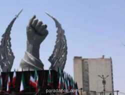 Ribuan Pelayat Iringi Pemakaman Khamenei, Seruan Balas Dendam terhadap Trump Menggema di Teheran