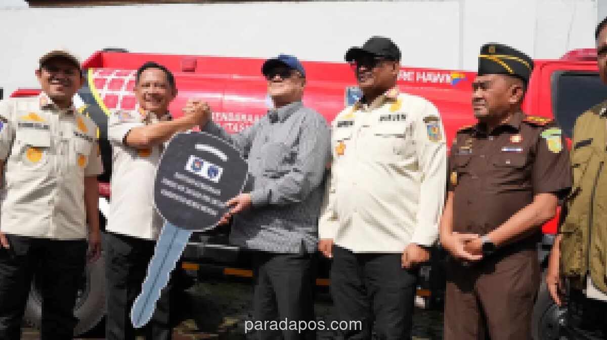 Mendagri Tito Karnavian Serahkan Mobil Damkar Fire Hawk ke Bener Meriah untuk Dukung Layanan Darurat Pascabencana