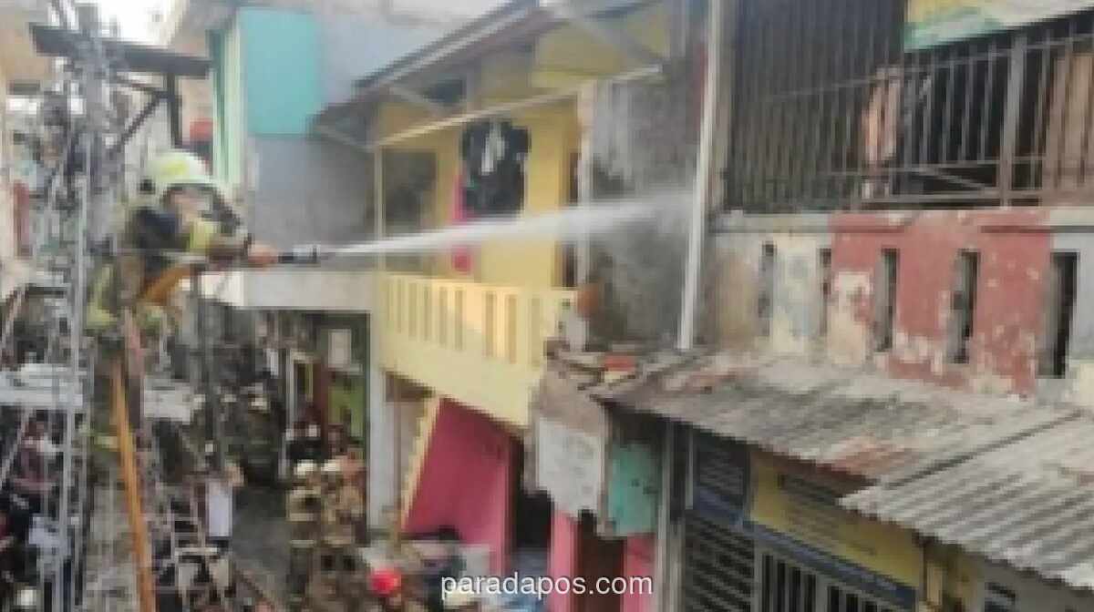 Kebakaran Rumah di Cengkareng Diduga Akibat Korsleting, 15 Unit Damkar Dikerahkan