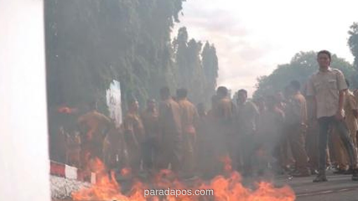 Ribuan ASN dan PPPK di Tidore Bentrok saat Apel Akbar, TPP Dipotong 30 Persen