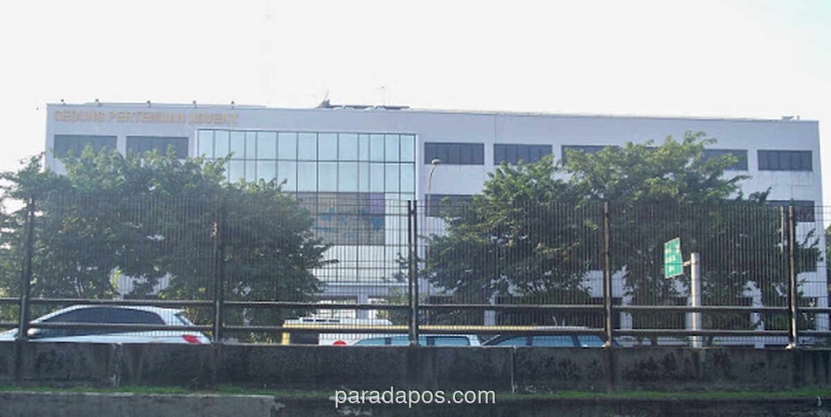 Kebakaran Melanda Gedung Pertemuan Advent di Tebet, 15 Unit Damkar Dikerahkan