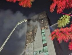 Kebakaran Gedung Bapenda DKI Jakarta Padam, Satu Pekerja Dievakuasi Selamat dari Lantai 15