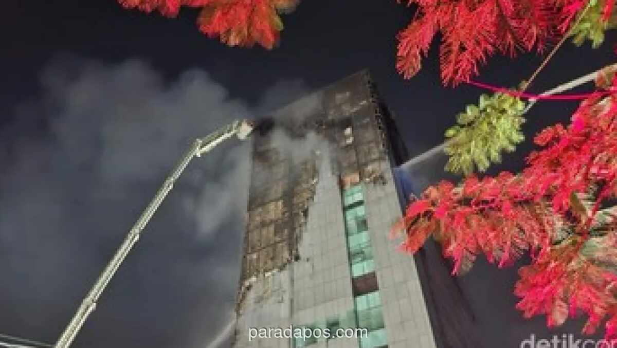 Kebakaran Gedung Bapenda DKI Jakarta Padam, Satu Pekerja Dievakuasi Selamat dari Lantai 15