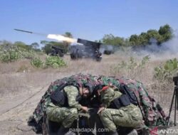Korps Marinir Uji Tembak Roket MLRS Vampire Kaliber 122 mm di Situbondo