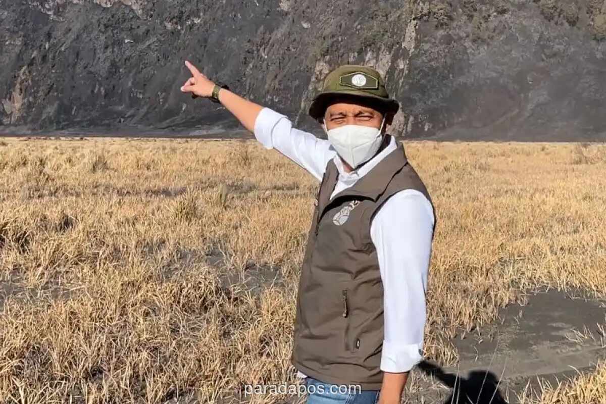 Menteri Kehutanan Tinjau Kebakaran TNBTS, Water Bombing Jadi Andalan karena Hujan Buatan Terkendala Cuaca