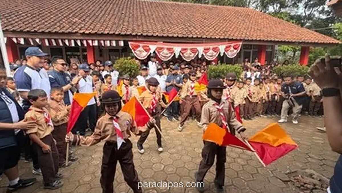 PNKT Salurkan 285 Paket Perlengkapan Sekolah dan Air Bersih untuk Warga Bogor