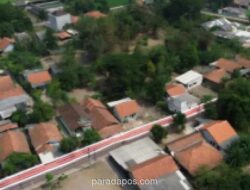 Warga Bekasi Bentangkan Bendera Merah Putih Raksasa 500 Meter Sambut HUT ke-81 RI