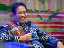Menkeu Purbaya dan Seskab Teddy Puncaki Survei Kinerja Menteri IPO
