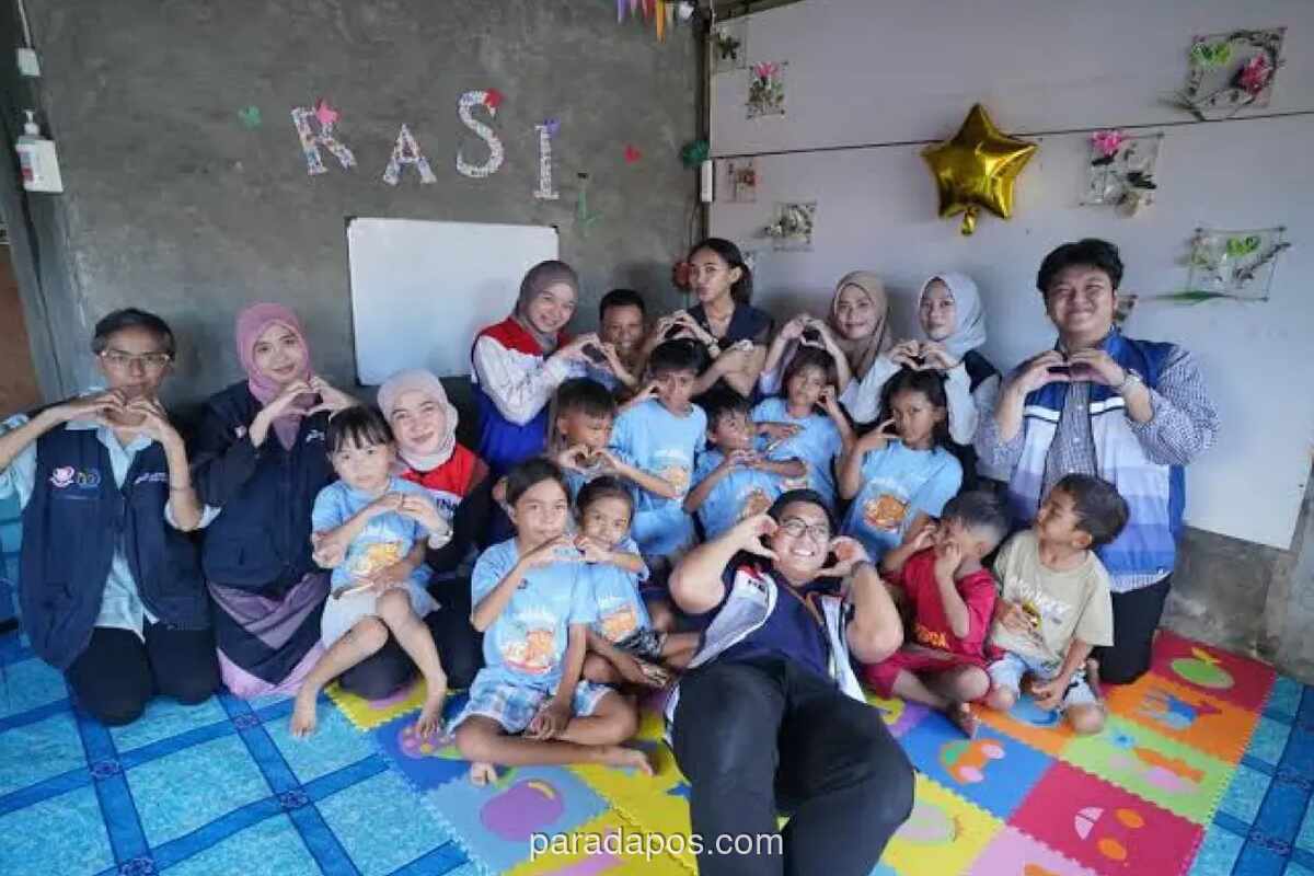 Pertamina Patra Niaga Salurkan Bantuan Pendidikan bagi Anak Pesisir Bitung dan Sekolah di Cilacap