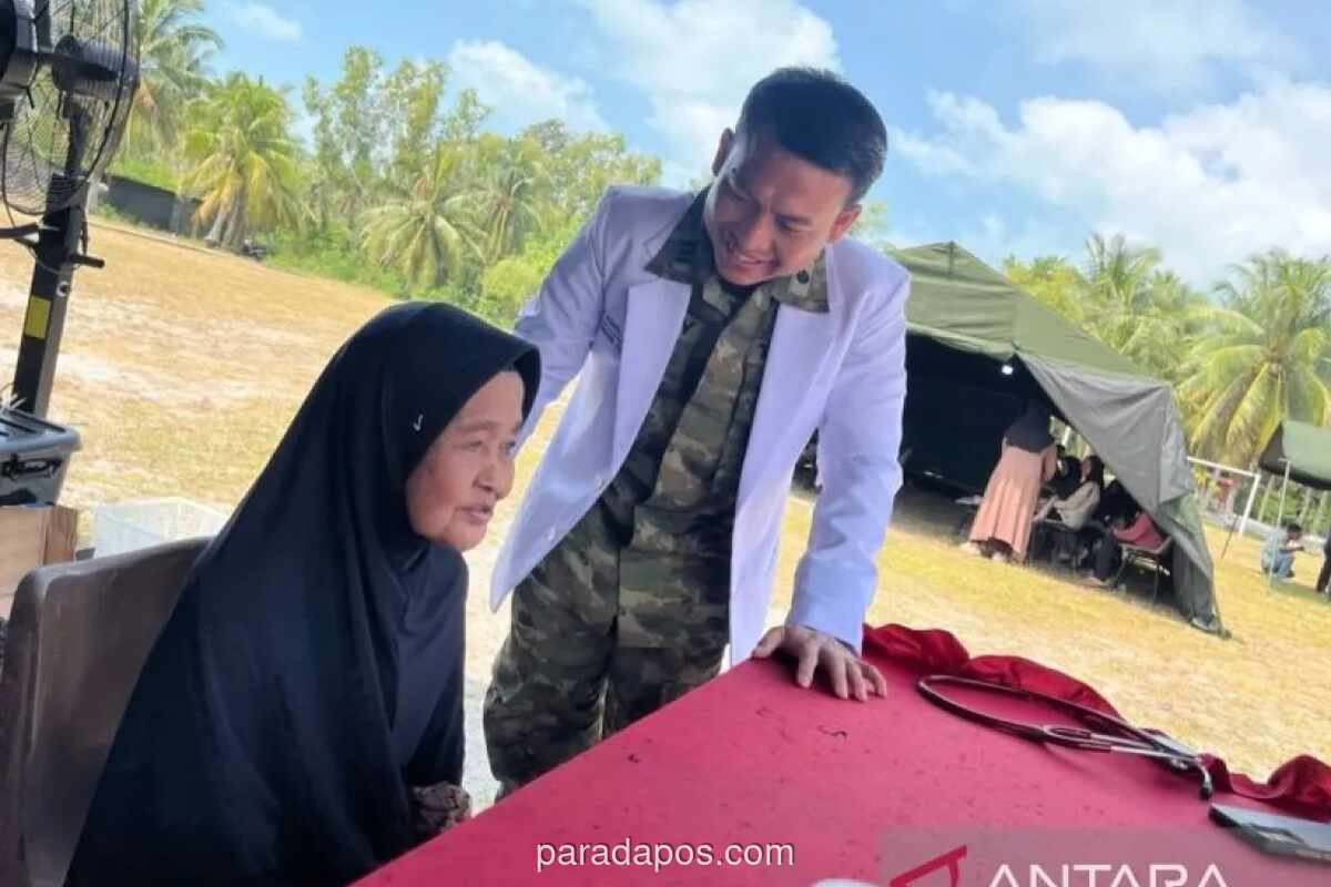 TNI Salurkan 636 Paket Sembako dan Layani Pengobatan hingga USG bagi Warga Lingga Usai Latihan Tiga Matra